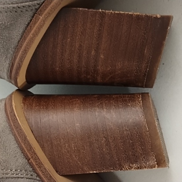 Nine West 7.5 Med Grey Vegan Suede Bootie Ankle Boot - Picture 10 of 16